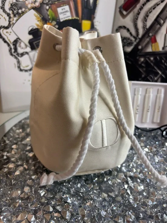 Dior Beauty beige drawstring pouch and a Dior J'adore 3 set sample - Picture 3 of 8